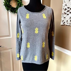 ⭐️ Old Navy Lightweight Sweater Gray with Pineapple Print size SMALL